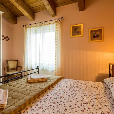 Panoramico Nelle Vicinanze Di Gubbio 아파트 *